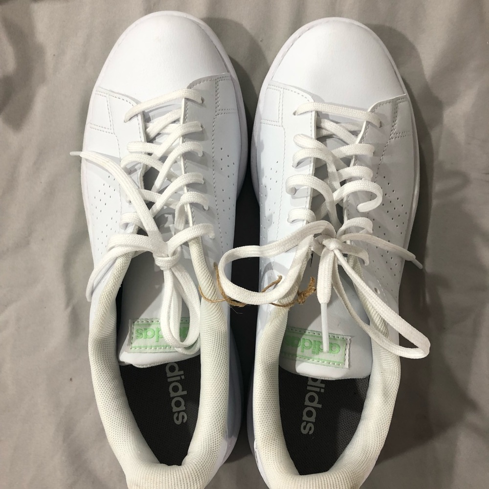 Adidas white sneakers EUC